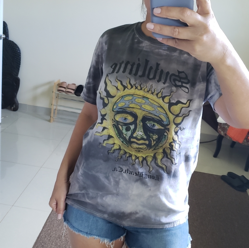 tie dye graphic tee sublime band